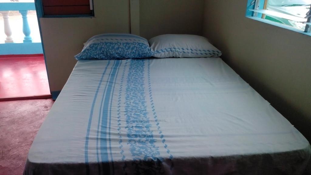 Waikiki Guest House Treasure Beach Zimmer foto