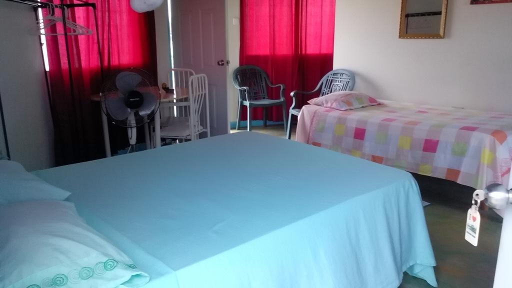 Waikiki Guest House Treasure Beach Zimmer foto