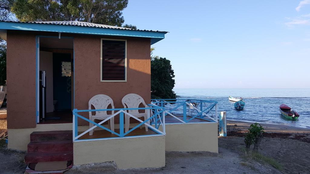 Waikiki Guest House Treasure Beach Exterior foto