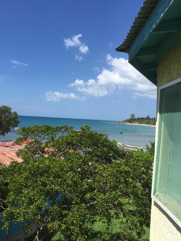 Waikiki Guest House Treasure Beach Exterior foto